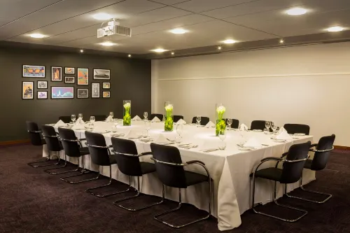 Radisson Hotel and Conf Centre London Heathrow Business Facilities Photos