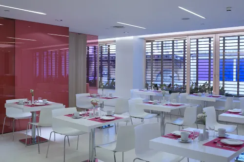 Hotel Fresh Restauration Photos