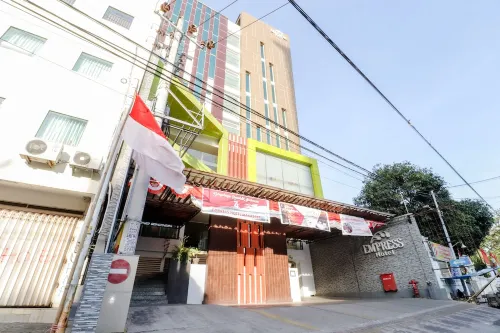 Empress Hotel Makassar City Center by Life Udvendigt Photos