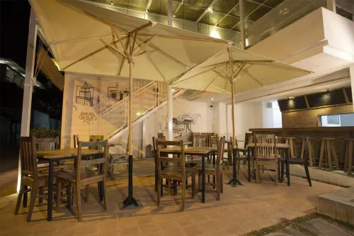 Adhisthana Hotel Makanan Photos