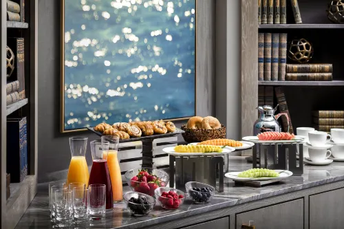 Four Seasons Hotel Embarcadero Dining Photos
