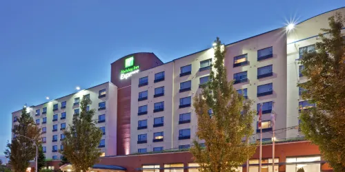 Holiday Inn Express Vancouver Airport-Richmond Featured Photos
