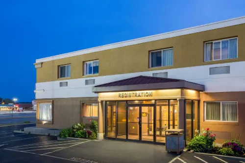FairBridge Inn Express Buffalo Airport Williamsville Featured Photos
