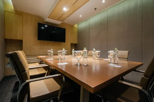 Namin Dago Hotel Business Facilities Photos