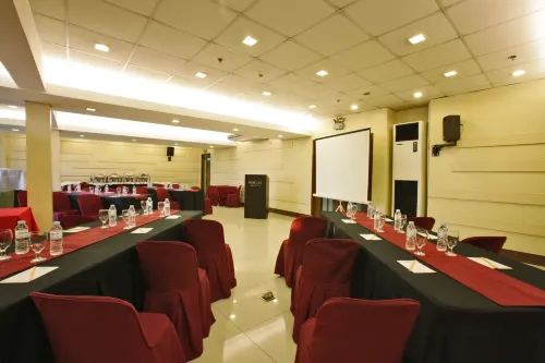 Fersal Hotel Kalayaan Business Photos