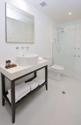 Grand Hotel Melbourne Photos