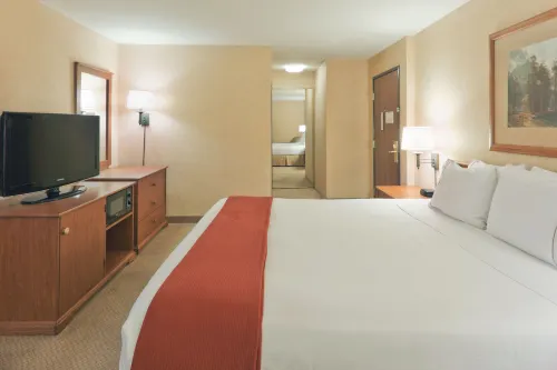 Holiday Inn Express & Suites Bishop Photos