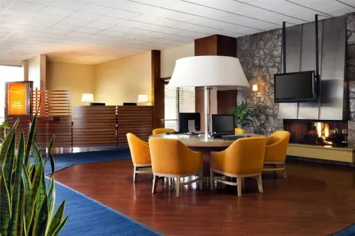 Sheraton Milwaukee Brookfield Hotel Public Areas Photos