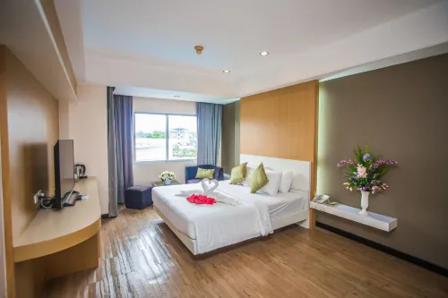 New Travel Lodge Hotel Phòng Photos