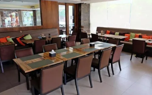 Castle Peak Hotel Dining Photos