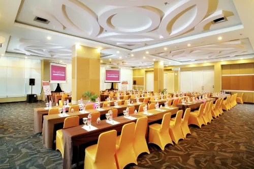 Favehotel Solo Baru Business Facilities Photos