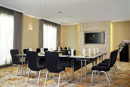 JC Kevin Sathorn Bangkok Hotel Business Facilities Photos