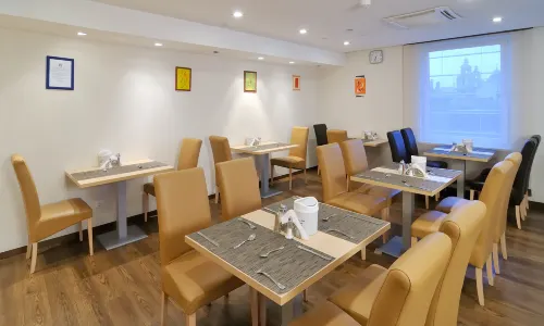 Promenade City Hotel Dining Photos