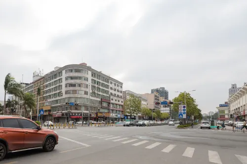Venus International Hotel (Shengping Subway Station) Near Hotel Photos