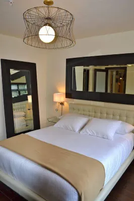 Lincoln Arms Suites Photos