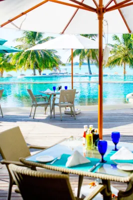 Holiday Inn Resort Kandooma Maldives - Kids Stay and Eat Free Makanan Photos