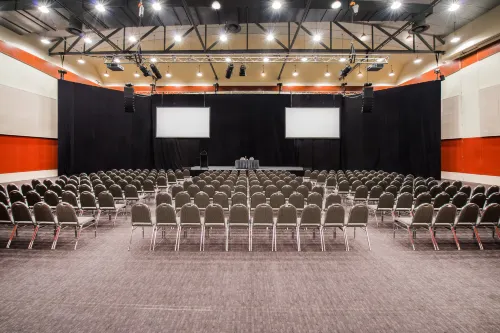 Crowne Plaza Alice Springs Lasseters Featured Photos