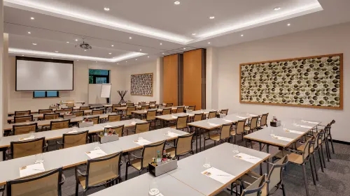 Holiday Inn Frankfurt - Alte Oper Business Photos