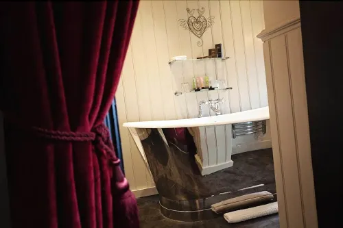The White Swan Hotel Rooms Photos