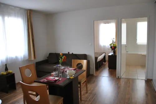 Appart Hôtel - Séjours et Affaires / Résidence étudiante - Les estudines Caen Le Clos Beaumois 22 Photos