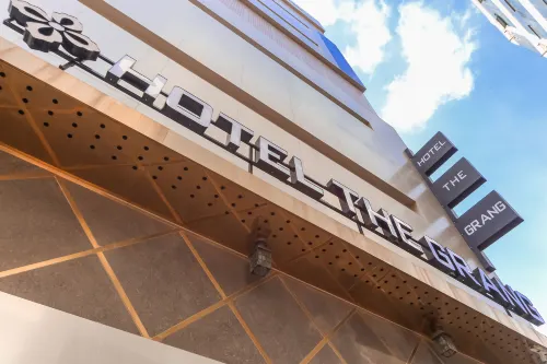 HY Realty Hotel Exterior Photos