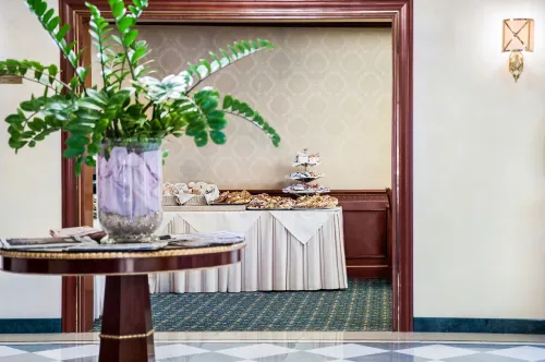 Hotel Internazionale Restauration Photos