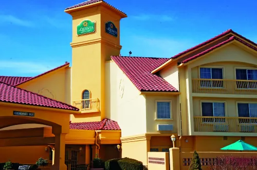 La Quinta Inn & Suites by Wyndham Denver Tech Center Exterior Photos