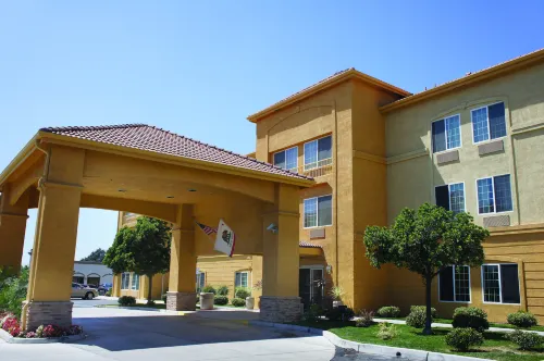 La Quinta Inn & Suites by Wyndham Visalia/Sequoia Gateway Unggulan Photos