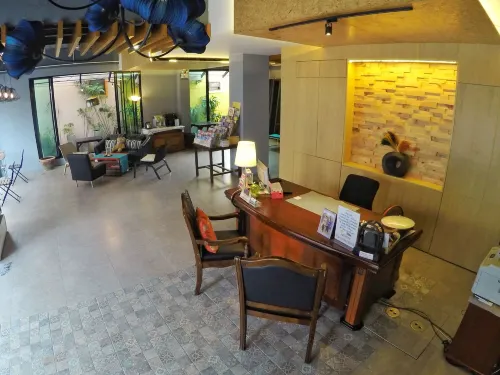 Sea Front Home Hotel - Patong Beach Area Publik Photos