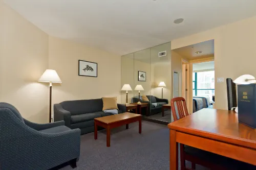 Rosedale on Robson Suite Hotel Photos