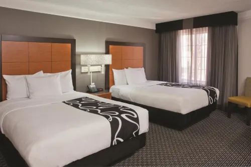 La Quinta Inn & Suites by Wyndham Tucson Airport Photos
