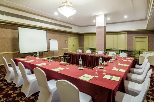 Hotel Holiday International Бизнес-удобства Photos
