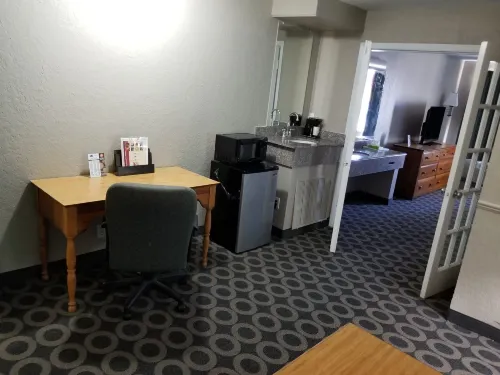 Travelodge by Wyndham San Antonio Downtown Northeast Photos