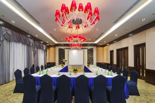 Central Palace Hotel Business Facilities Photos