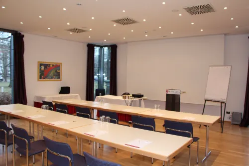 Ramada by Wyndham Nuernberg Parkhotel Business Facilities Photos
