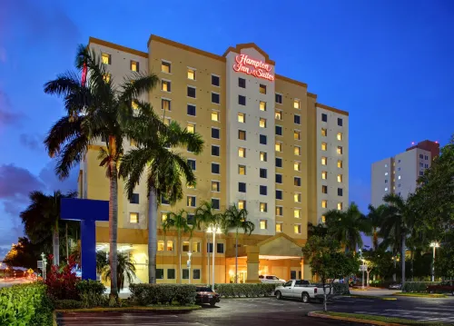 Hampton Inn & Suites Miami-Airport South-Blue Lagoon Außen Photos