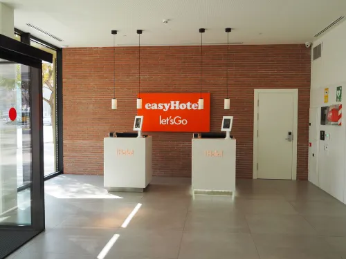 EasyHotel Barcelona Fira Espaces publics Photos
