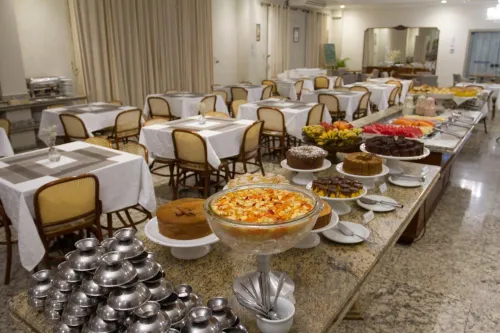 Hotel Dan Inn Franca & Convenções by Nacional Inn Dining Photos