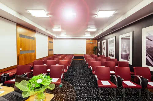 Holiday Inn Milan - Garibaldi Station, an IHG Hotel Business Photos