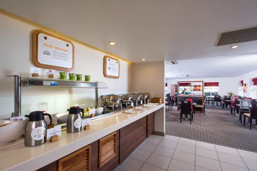 Holiday Inn Express Warwick - Stratford-Upon-Avon Dining Photos