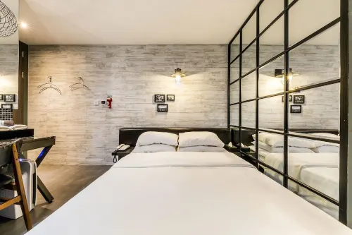 Hertz Hotel Photos