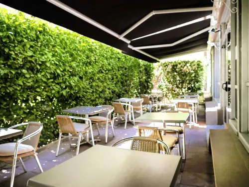 B&B HOTEL Marseille Prado Parc des expositions Restauration Photos