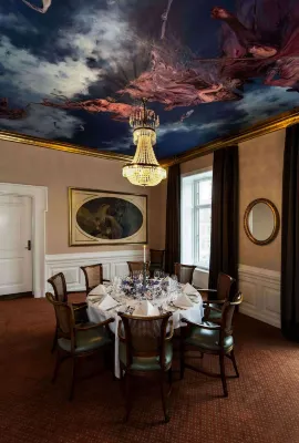 Hotel Royal Restauration Photos