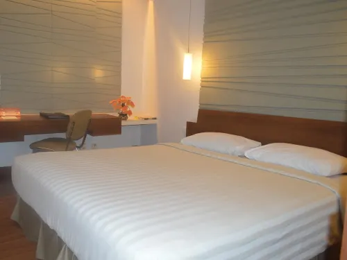 Grand Cikarang Hotel Zimmer Photos