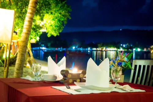 Phi Phi Cliff Beach Resort Restauration Photos