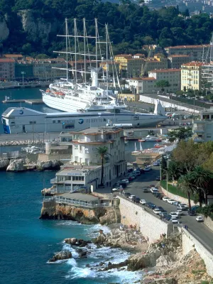 Hôtel ibis budget Nice Aéroport Promenade des Anglais À proximité de l'hôtel Photos