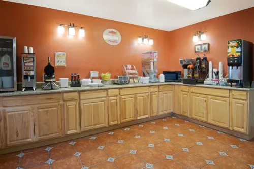 Super 8 by Wyndham Las Cruces/White Sands Area Dining Photos