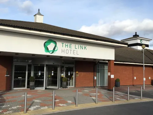 Link Hotel Exterior Photos