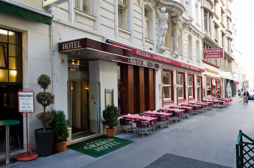 Graben Hotel Esterni Photos