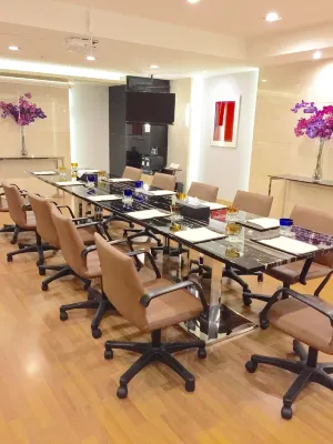 Evergreen Place Siam by UHG Business Facilities Photos